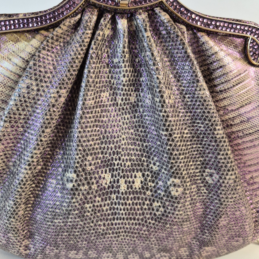 Judith Leiber Jeweled Ring Lizard Clutch Gold Chain, Signed Pocket Comb & Duster - Picture 9 of 16